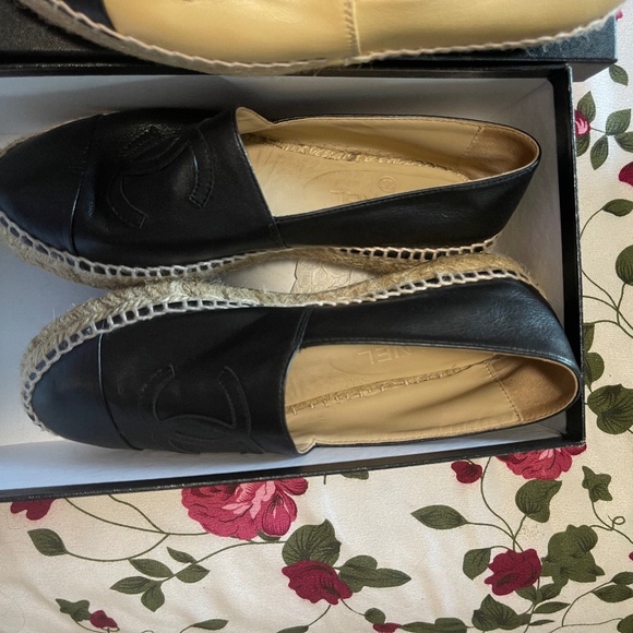 Shoes - Picture 1 of 2